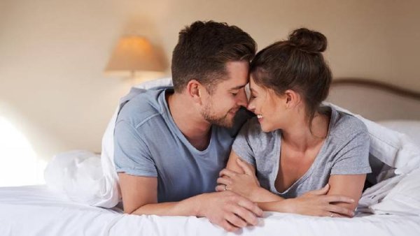 nghĩa của từ cuddle là gì