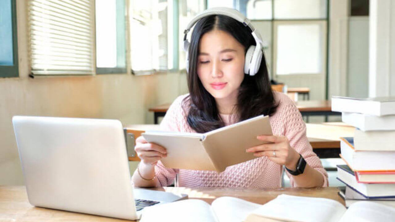 Cải thiện kỹ năng nghe với sách 7 Vstep Tests