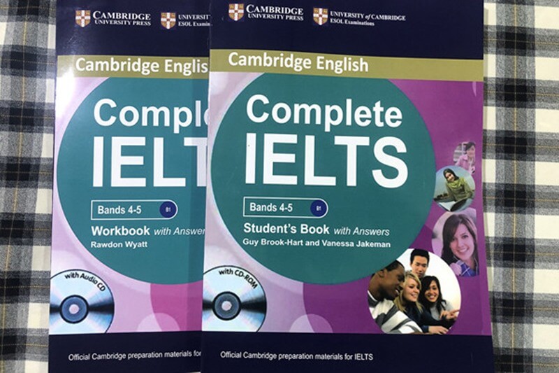 Trang bìa sách Complete Ielts bands 4-5