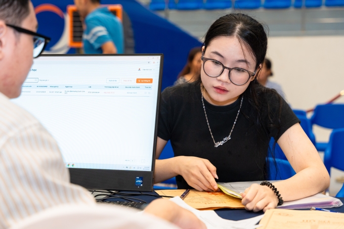 Tân sinh viên nhập học Đại học Phenikaa, ngày 28/8. Ảnh: Fanpage Đại học Phenikaa
