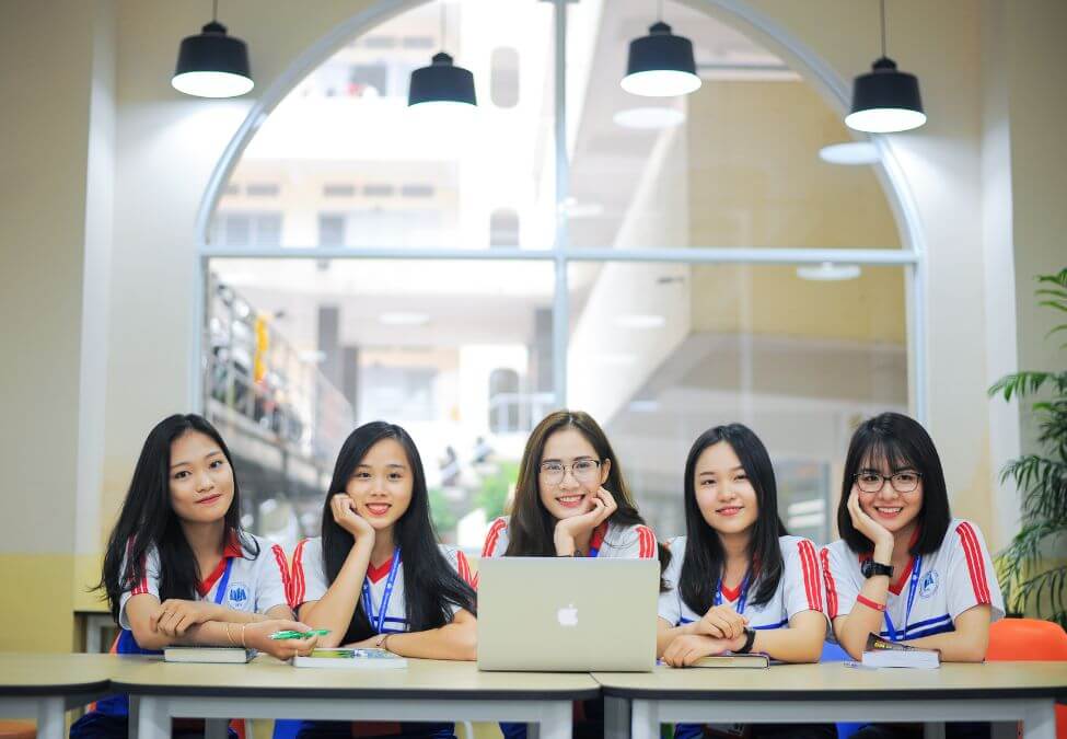 Trường Đại học Kinh tế TP.HCM (UEH)