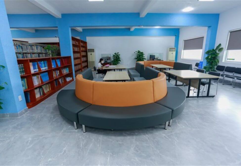 Trường Đại học Lạc Hồng