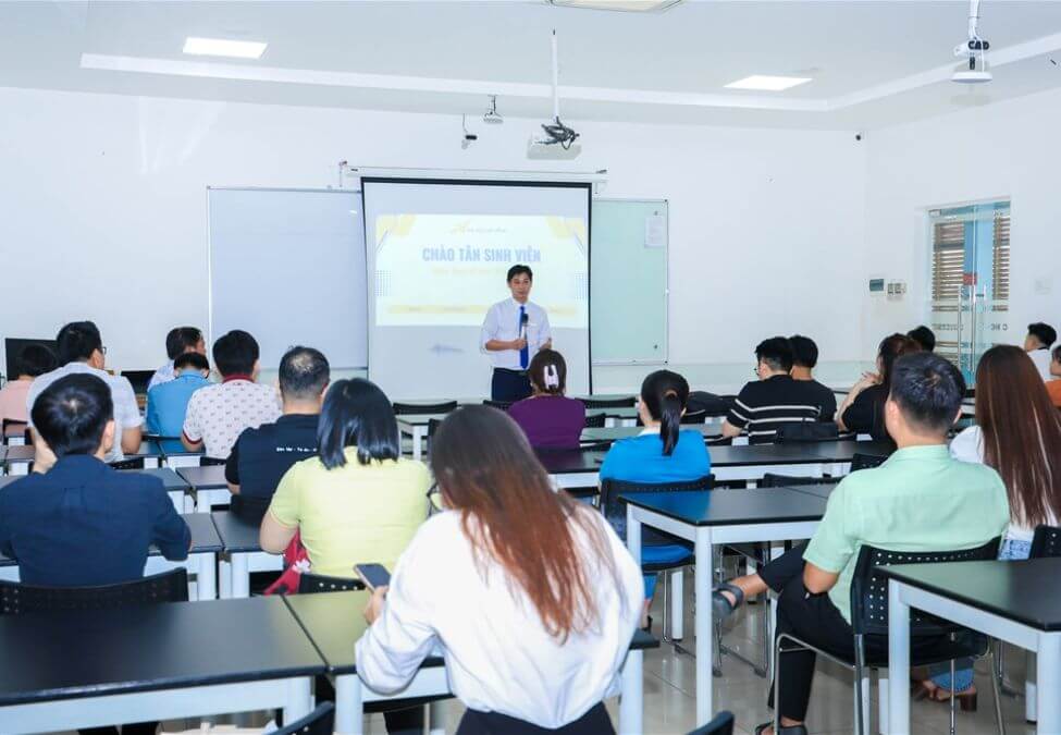 Trường Đại học Lạc Hồng