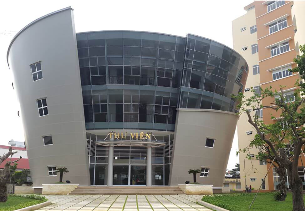 Trường Đại học Ngân hàng TP.HCM