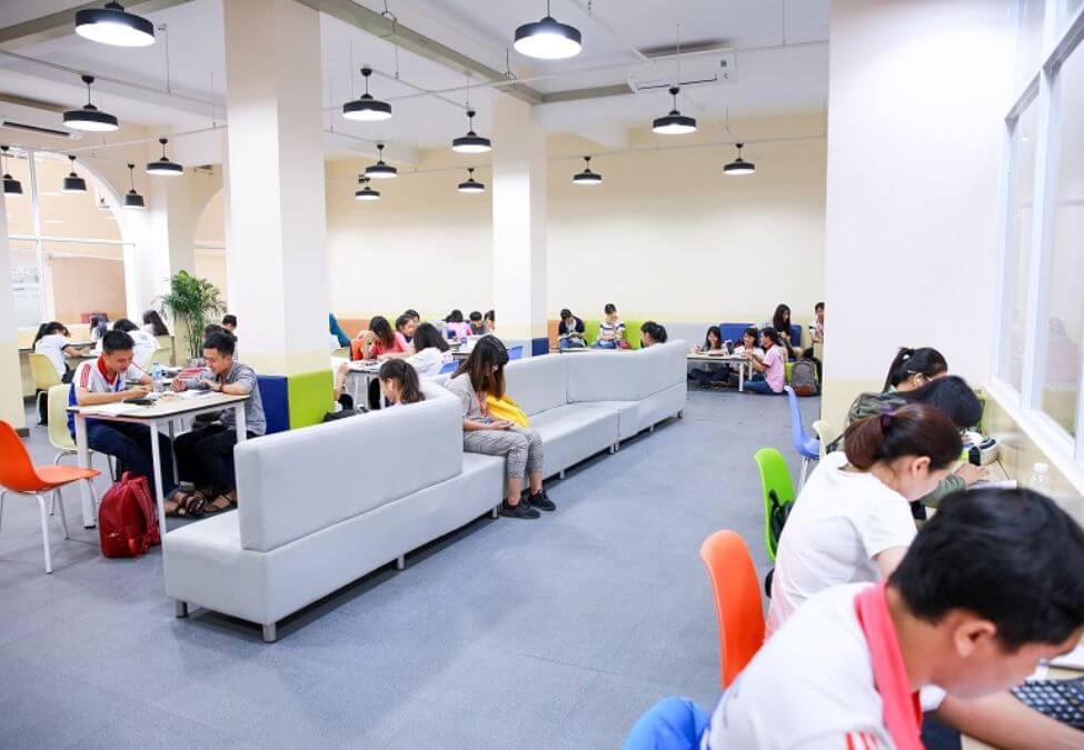 Trường Đại học Kinh tế TP.HCM (UEH)