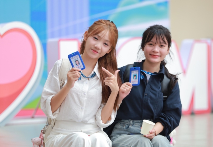 Tân sinh viên khóa 2025 của trường Đại học Sư phạm TP HCM trong ngày nhập học, ngày 4/9. Ảnh: HCMUE