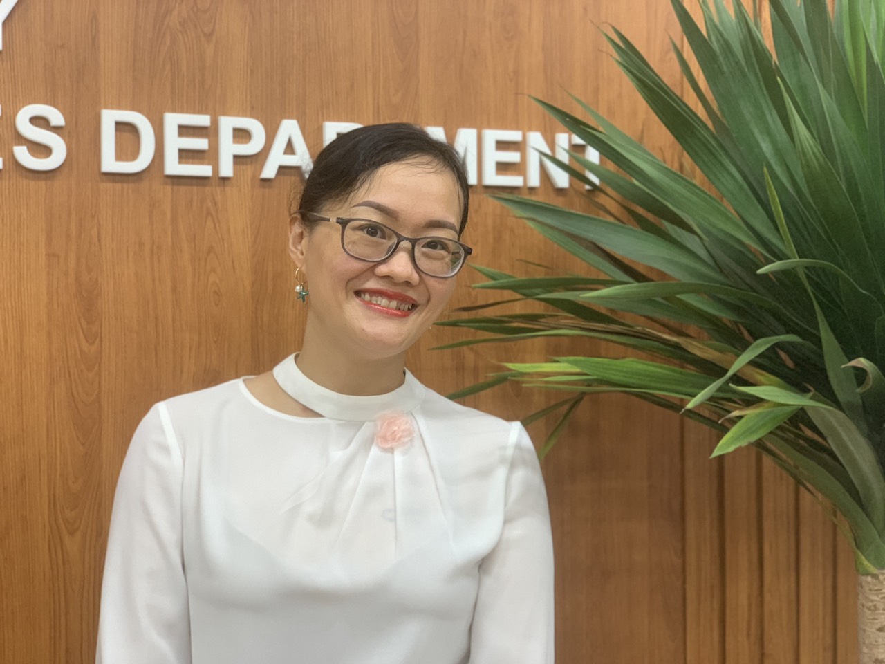 Cô Vũ Hoàng Yến 